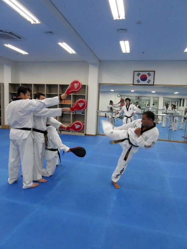 khu_class_demo_selfdefense 1.jpg